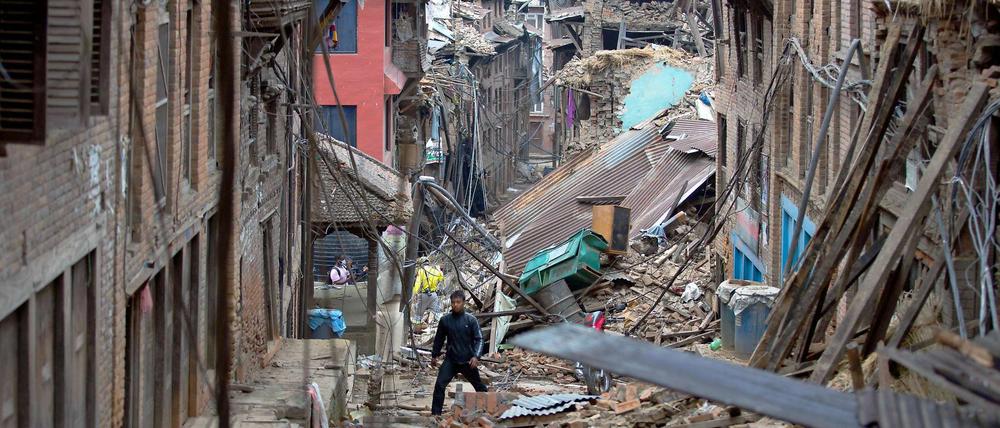 Trümmerlandschaft. Wie in Bhaktapur, einer Stadt nahe Kathmandu, sieht es vielerorts in der Erdbebenregion von Nepal aus.