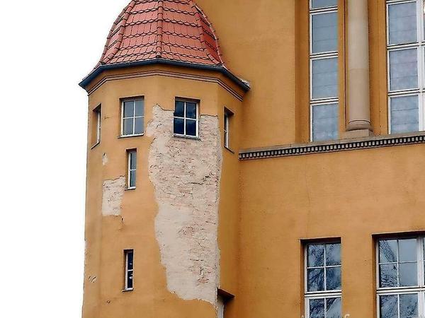 Mahnmal und Symbol für viele Debatten um den Sanierungsstau in Steglitz-Zehlendorf: Die Fichtenberg-Oberschule...