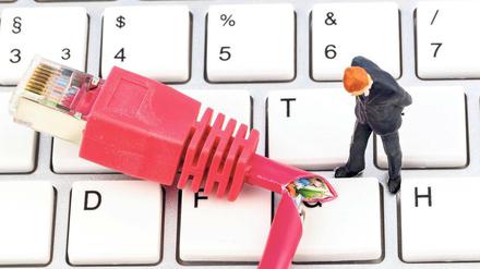 Kein Anschluss. Wer Internet und Festnetztelefon privat nutzt, muss bei Störungen oft lange warten, ehe der Anbieter hilft. Foto: Imago