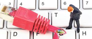 Kein Anschluss. Wer Internet und Festnetztelefon privat nutzt, muss bei Störungen oft lange warten, ehe der Anbieter hilft. Foto: Imago