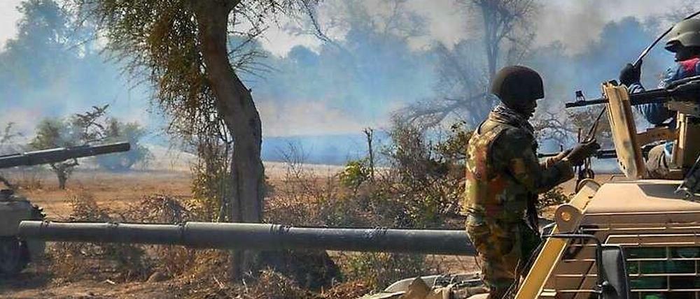 Nigerianisches Militär ist in das Gebiet der islamistischen Terrormiliz Boko Haram vorgerückt und hat mehrere Hundert Frauen und Mädchen befreit.