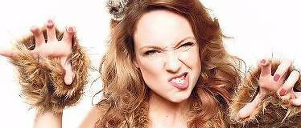 Weiches Fell, scharfe Krallen. Carolin Kebekus macht „PussyTerror TV“. 