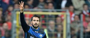 Held im Abstiegskampf: Mit zwei Toren schießt Lukas Rupp seinen SC Paderborn zu drei wichtigen Punkten gegen einen direkten Konkurrenten. 