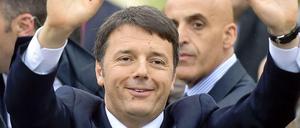 Regierungschef Matteo Renzi hatte mit Rücktritt gedroht, falls das Parlament dem neuen Gesetz nicht zugestimmt hätte. 
