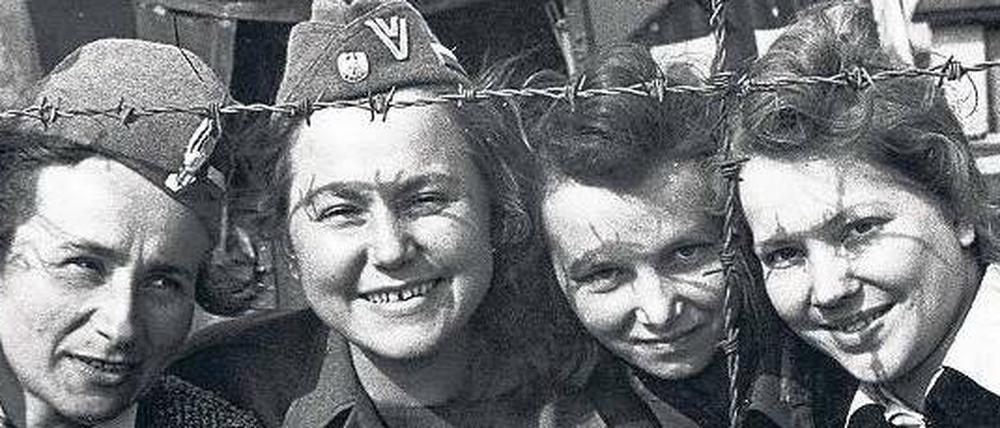 Befreit. Kriegsgefangene der ponischen Heimatarmee 1945 im Emslandlager Oberlangen. 