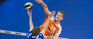 Viel Platz nach oben. Berlins Christian Dünnes und seine Teamkollegen liebäugeln mit emotionalem Hochgefühl. 