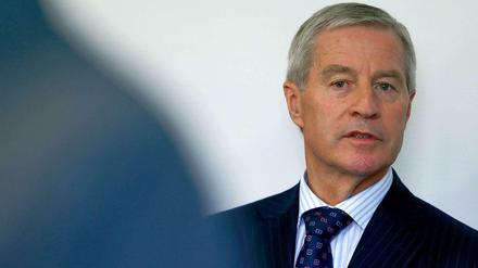 Deutsche-Bank-Chef Jürgen Fitschen sollte am Dienstag vor Gericht aussagen. Jetzt ist sogar der Verhandlungstermin für die kommende Woche abgesagt.