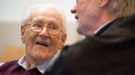 Oskar Gröning, der "Buchhalter von Auschwitz", am 6. 5. 2015 im Auschwitz-Prozess in Lüneburg.