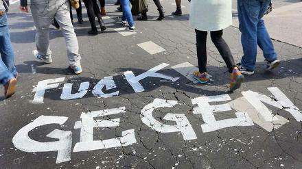 Hauptsache dagegen: Kreuzberg motzt über Müll und zu viele Menschen beim Myfest.
