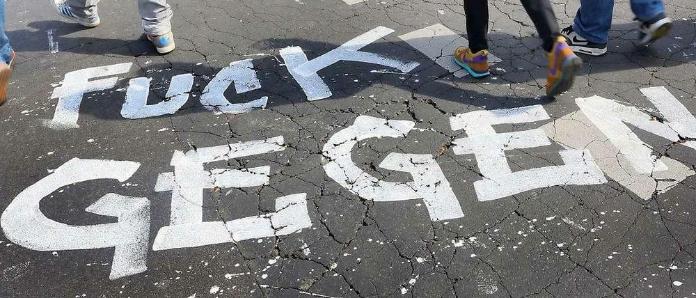 Hauptsache dagegen: Kreuzberg motzt über Müll und zu viele Menschen beim Myfest.