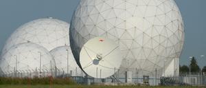 In der BND-Station in Bad Aibling arbeiten 120 BND-Mitarbeiter und einige NSA-Techniker.