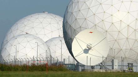 Die Radarkuppeln in Bad Aibling dienen dem BND zum Abhören.