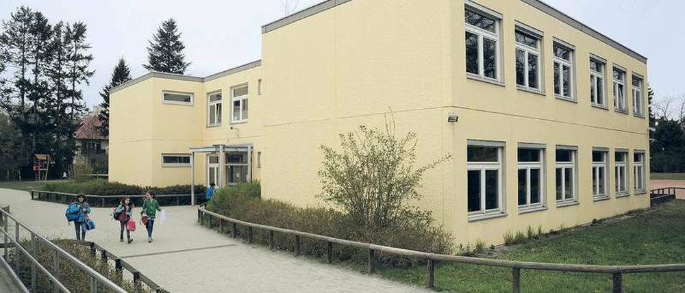 Kein Eintritt. Die Container der Mühlenau- Schule bleiben bis Himmelfahrt zu. 
