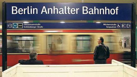Rhythmusstörung. Im frisch sanierten Nord-Süd-Tunnel fahren die Linien ab Dienstag streikbedingt nur alle 20 Minuten.
