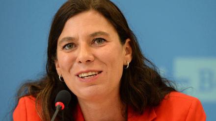 Hören mich alle? Gut. Aber verstehen mich auch alle? Schulsenatorin Sandra Scheeres.