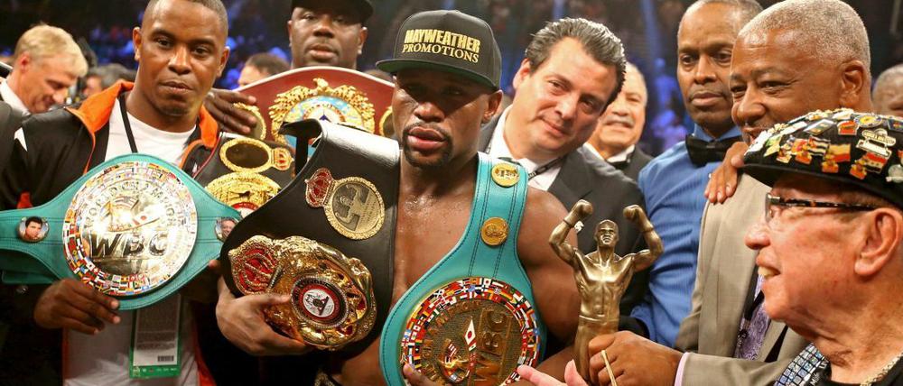 Klarer Sieger - ohne zu überzeugen: Floyd Mayweather bleibt nach dem Sieg gegen Manny Pacquaio Weltmeister im Weltergewicht.