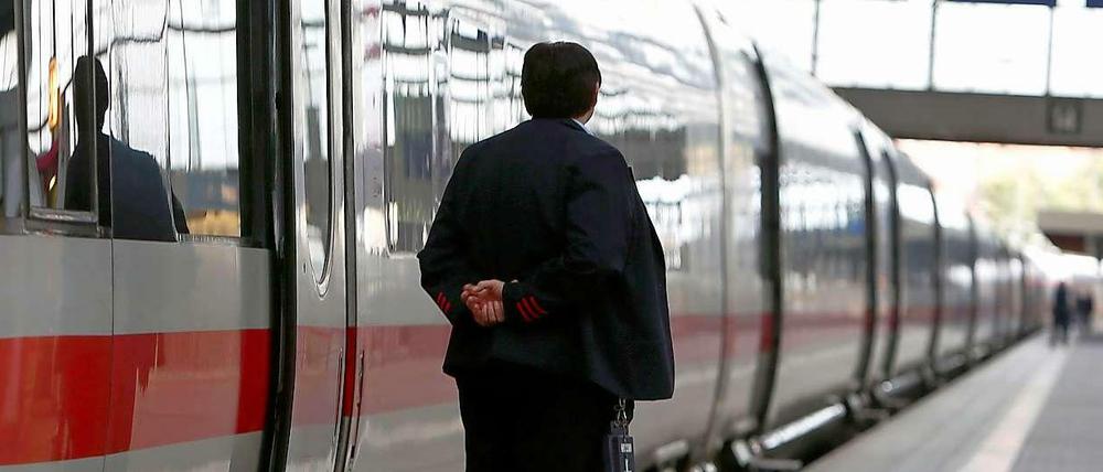 Im Streit zwischen Bahn und Lokführergewerkschaft bewegt sich niemand.