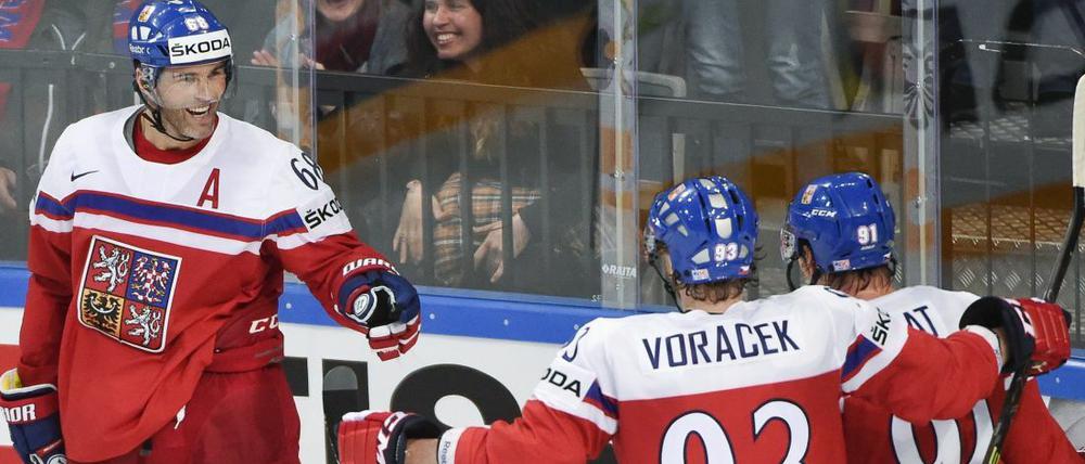 Legende: Tschechiens Jaromir Jagr jubelt im WM-Spiel gegen Lettland.