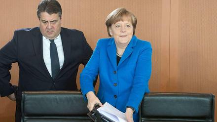 Was plant Sigmar Gabriel? Einen Coup? Will er Rücktritte provozieren? Der Vize-Kanzler weist das weit von sich.