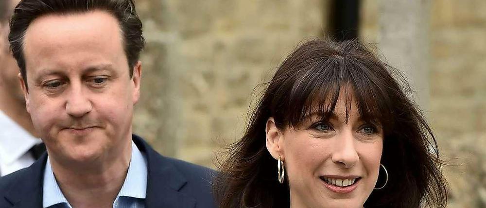 Tag der Entscheidung. David Cameron und seine Frau Samantha verlassen am Donnerstag das Wahllokal in Spelsbury.