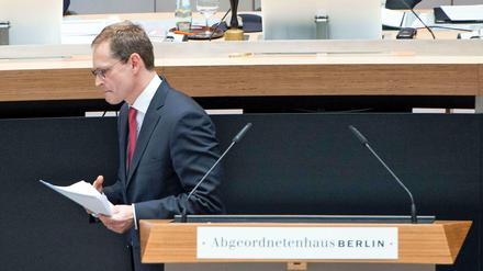 Michael Müller nach seiner Rede vor dem Abgeordnetenhaus am 7. Mai 2015.