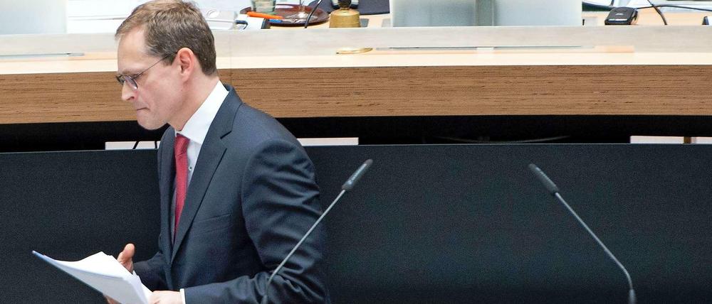 Michael Müller nach seiner Rede vor dem Abgeordnetenhaus am 7. Mai 2015.