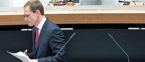 Michael Müller nach seiner Rede vor dem Abgeordnetenhaus am 7. Mai 2015.