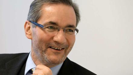 Matthias Platzeck soll nach dem Willen der Bahn im Streit mit der GDL vermitteln.