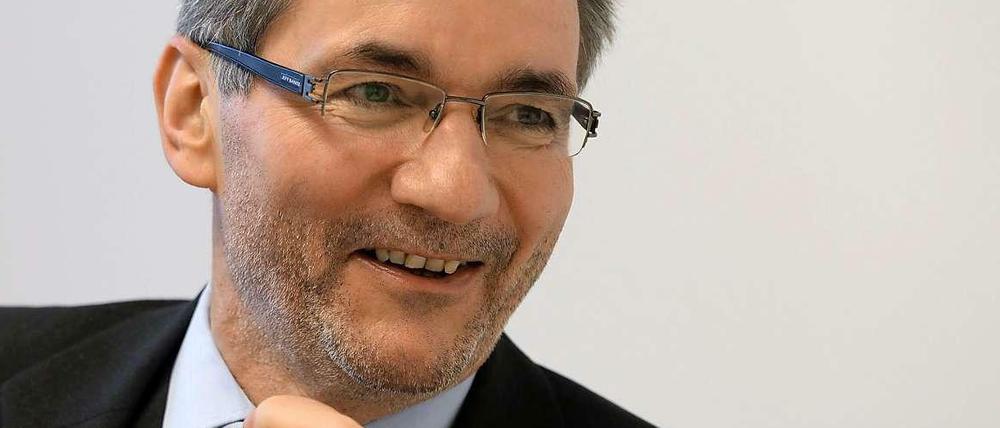 Matthias Platzeck soll nach dem Willen der Bahn im Streit mit der GDL vermitteln.
