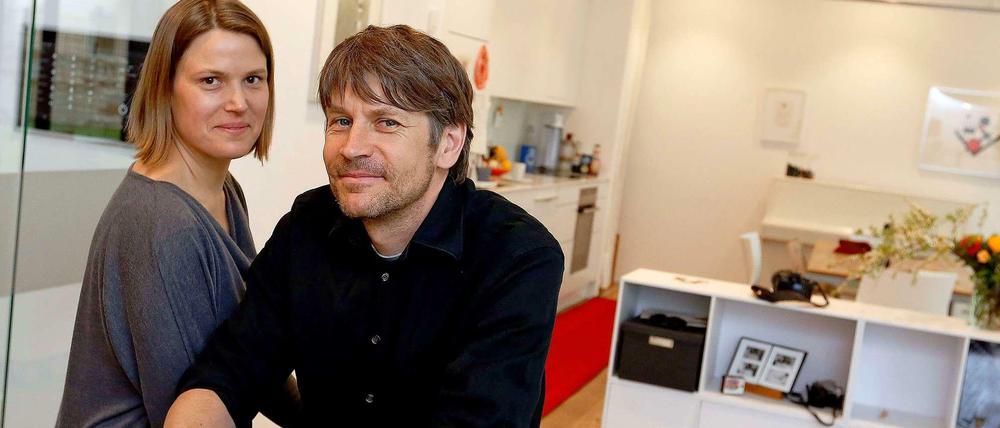Technik ohne Ende, aber behaglich: Für Anja Heinzelmann und Wolfgang Brenner ist das Öko-Haus die Zukunft.