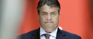 Will die SPD regieren oder opponieren? Sigmar Gabriel schwankt hin und her.