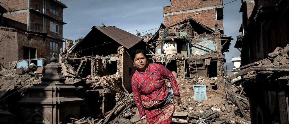 Die Zahl der Todesopfer bei dem verheerenden Beben in Nepal ist inzwischen auf 7600 gestiegen.