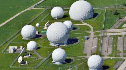 Wieso, weshalb, warum - wer nicht fragt, bleibt dumm. Das Geheimdienstmotto stammt aus der Sesamstraße.