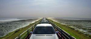 Der Autozug über den Hindenburgdamm ist den Syltern heilig. 