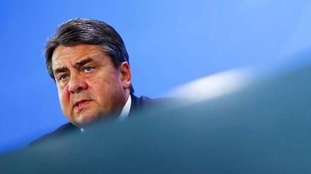Gerät mit seinen Vorhaben manchmal auf die schiefe Bahn - Wirtschaftsminister Sigmar Gabriel.