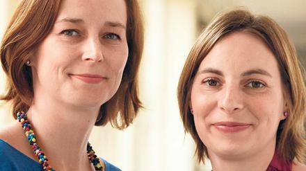 Schmuck aus handverlesenen, wenngleich nicht immer teuren Materialien. Irene Hummel und Daniela Wolf mit einigen ihrer erst 50 verschiedenen Werke. 