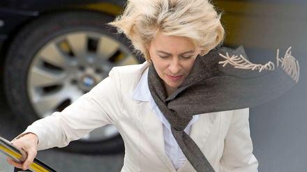 Weht der Wind ins Gesicht. Bundesverteidigungsministerin Ursula von der Leyen. 