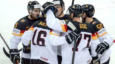 Endlich wieder was zu feiern: Deutschlands Eishockey-Nationalmannschaft.