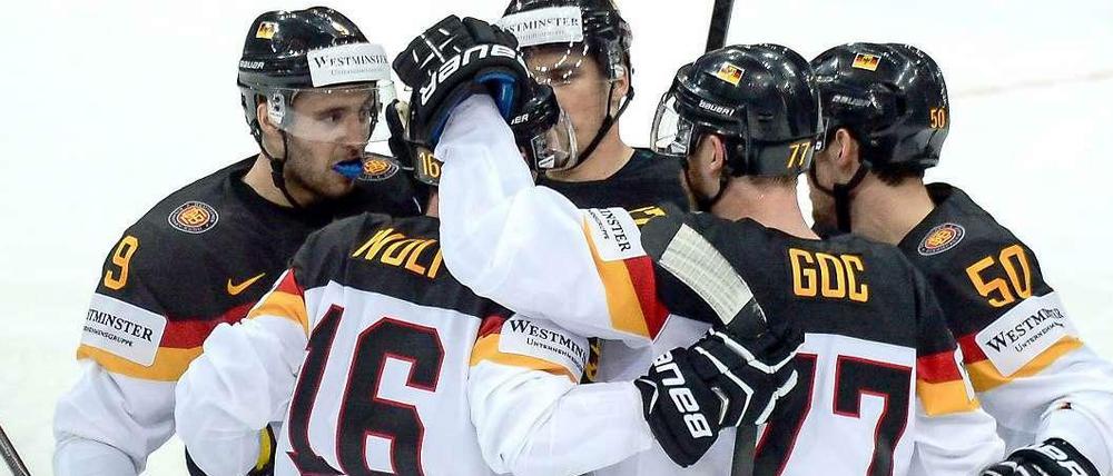 Endlich wieder was zu feiern: Deutschlands Eishockey-Nationalmannschaft.