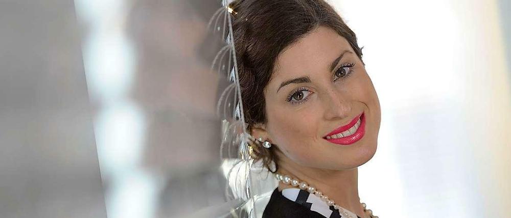 Ann Sophie wurde vom Botschafter mit österreichischem Fähnchen begrüßt.