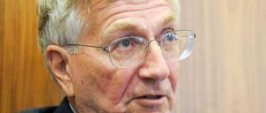 Der Enthüllungsjournalist Hersh beschuldigt die US-Regierung der Lüge. 