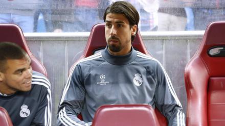 Auch in der Champions League zuletzt nur noch Ersatz - oder gar nicht erst im Kader: Sami Khedira will Real Madrid verlassen.