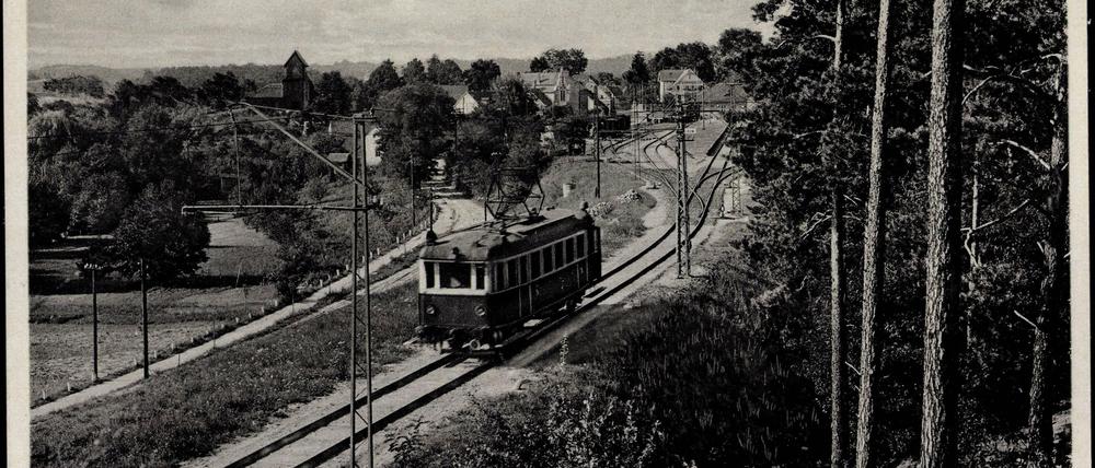 Hübsch, oder? Diese Postkarte aus dem Jahr 1935 fanden wir im Fotoarchiv. Hier pendelt auch heute noch an besonderen Tagen eine Bahn.