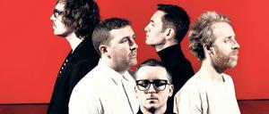 Die etwas andere Rockband. Hot Chip, im Jahr 2000 in London gegründet, kreuzen Indiepop mit Dancemusik.