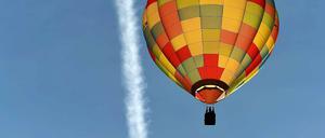Bei einer Ballonfahrt kommen die Flieger dem Himmel ganz nah. 
