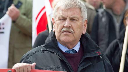 Der NPD-Europaabgeordnete Udo Voigt am 1. Mai 2015 während einer Kundgebung seiner Partei in Erfurt (Thüringen).