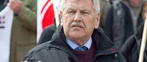 Der NPD-Europaabgeordnete Udo Voigt am 1. Mai 2015 während einer Kundgebung seiner Partei in Erfurt (Thüringen).