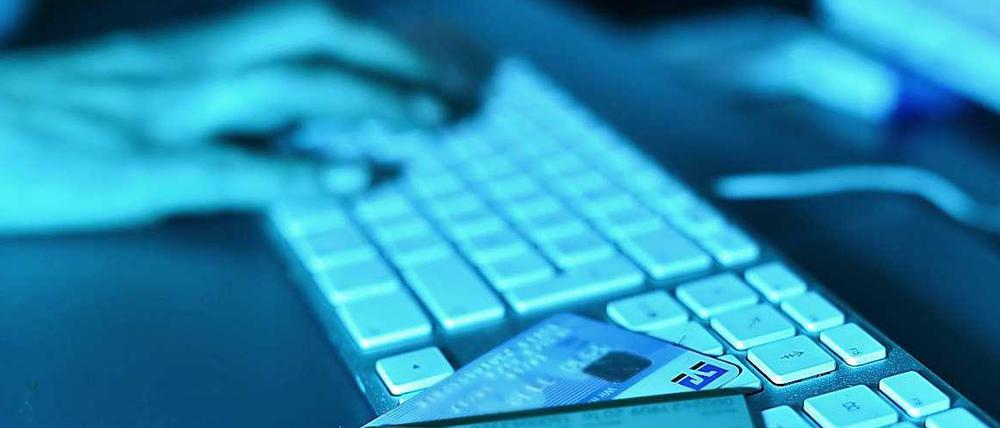 Angriff. Hacker finden immer wieder Wege, um in fremden Rechnern Schaden anzurichten.