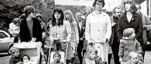 Dankbare Mütter (und Väter) demonstrierten gegen die Gefängnisstrafe, die Dr. Spock wegen seines Protests gegen den Vietnamkrieg drohte.