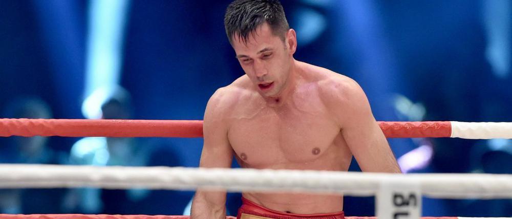 Resigniert: Felix Sturm im Ring nach der Niederlage gegen Fedor Tschudinow.